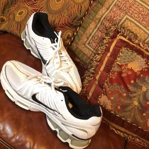 Nike shoes. Sz 12, Tailwind 2009, Maxair
